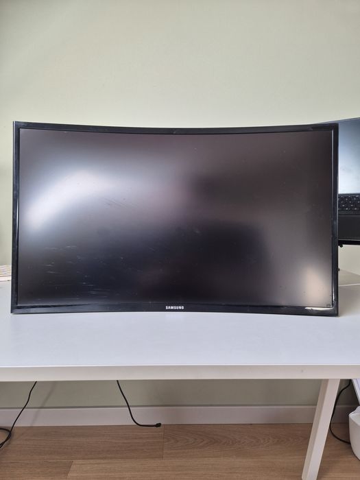 Samsung 27 Curved Full HD HDMI