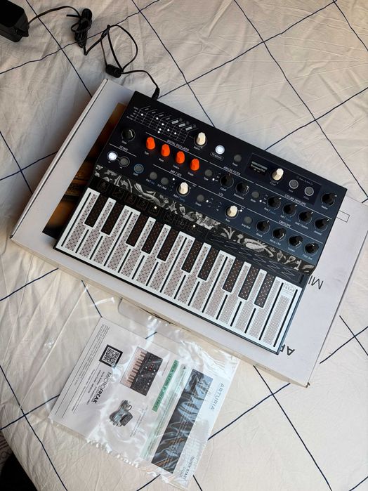 Arturia Microfreak sintetizador