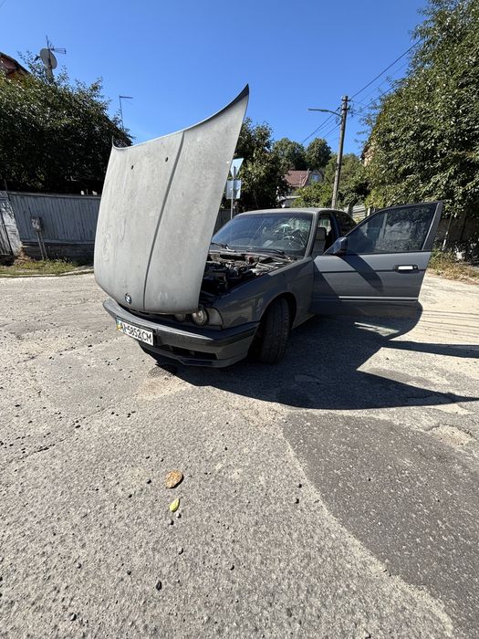 Продам  BMW 520I