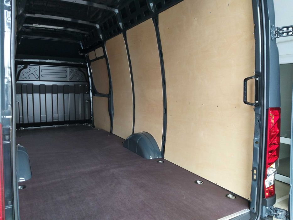 Zabudowa busa Iveco Daily, 16m3, 18m3 podłoga, boki, nadkola MONTAŻ