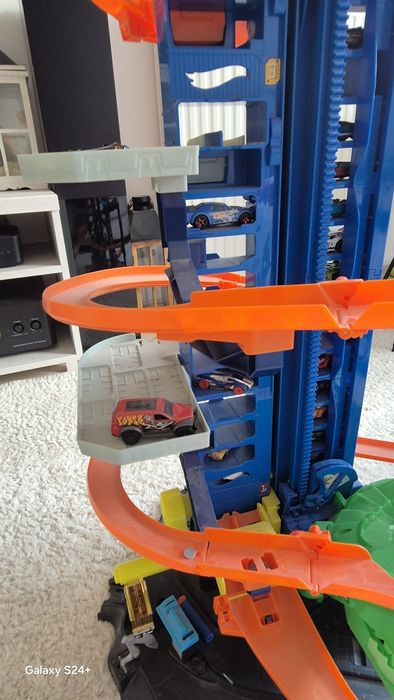 Garaż tor Hotwheels ULTIMATE bardzo duży