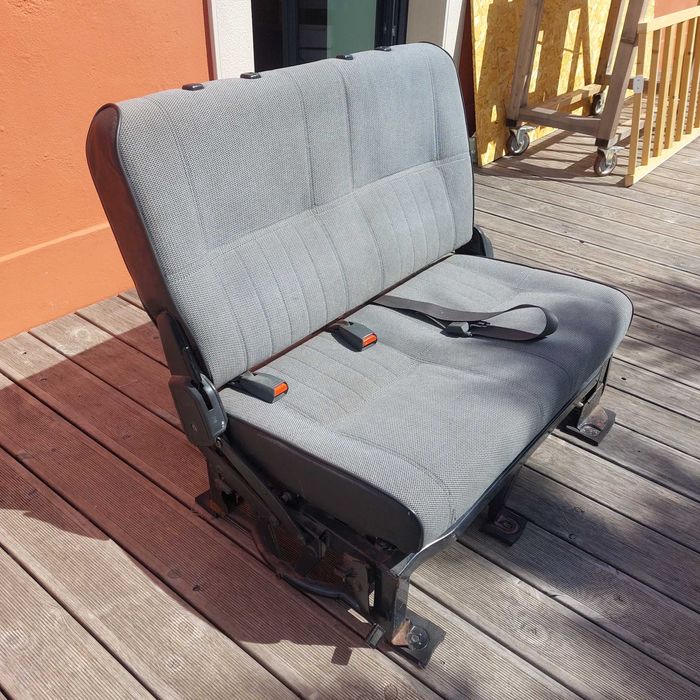 Mitsubishi L300 middle row bench seat / Banco central Mitsubishi L300