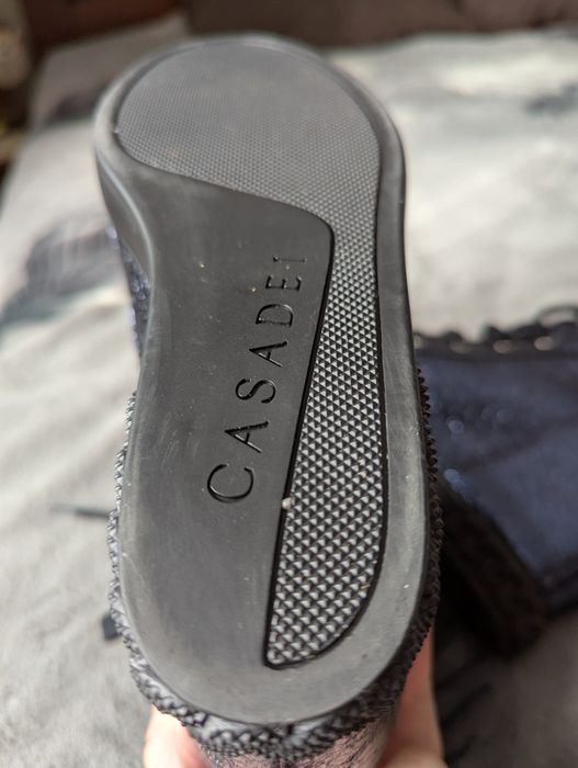 Продам черевики жіночі Casadei