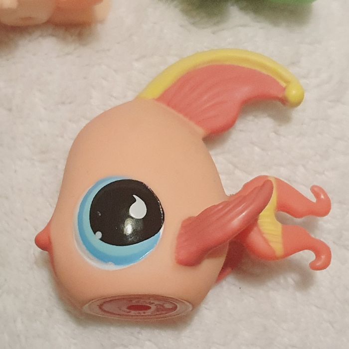 Littlest Pet Shop Assorted 100% Authentic (For Sale or Trade)64551066859905123