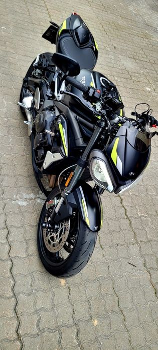 Triumph street triple 765 rs salon polska.