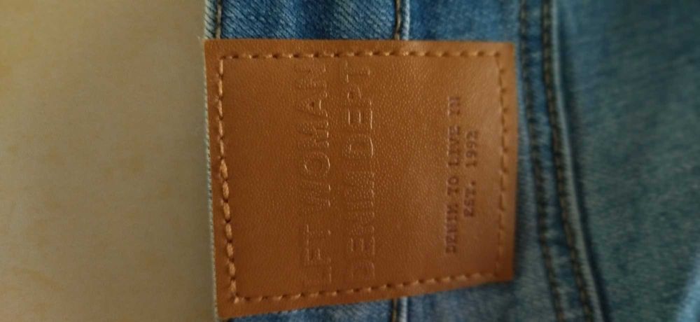 Jeans Ganga Lefties nº.  34  e flores bordadas azuis e rosa bx preço