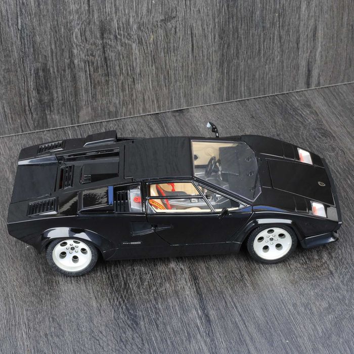 Lamborghini Countach 1/18 Bburago