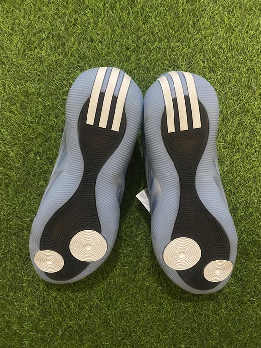 Баскетбольні кросівки adidas