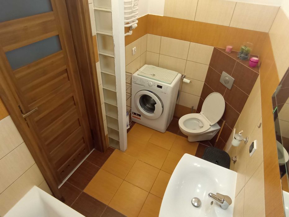 Klasyczne, przestronne 2 pokoje (56 m²) w kamienicy przy Metrze Stare Bielany