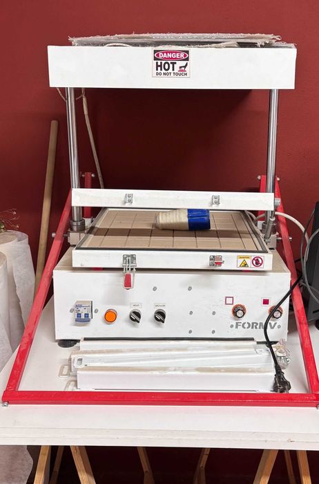 Máquina de termoformagem a vácuo