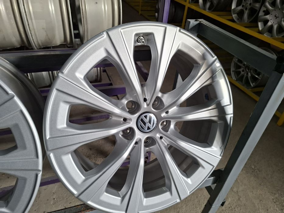 Диски 5/112 R17 7,5J ET30.