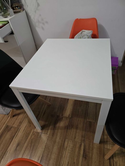 Bialy stol rozkładany