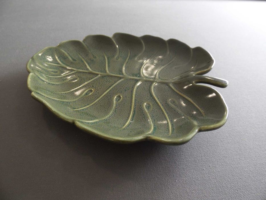 Ceramic Leaf Plate446076559368529921