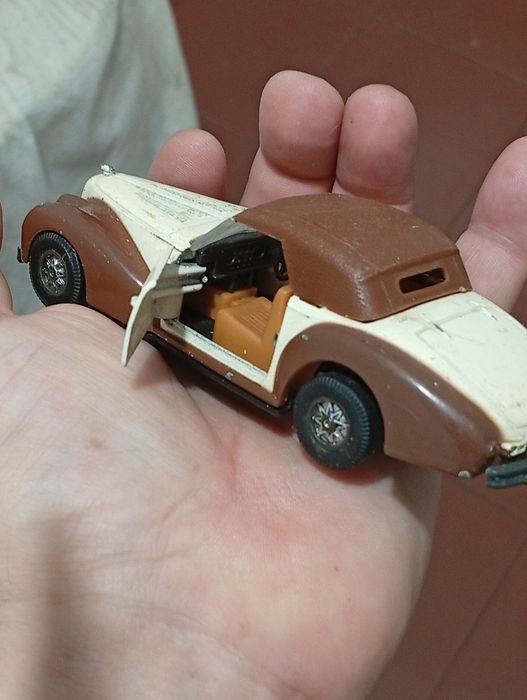Carro Antigo Pequeno para colecção