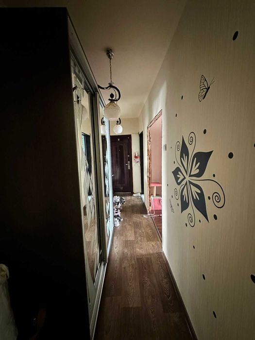 Продается 3-х комнатная квартира район Артема.