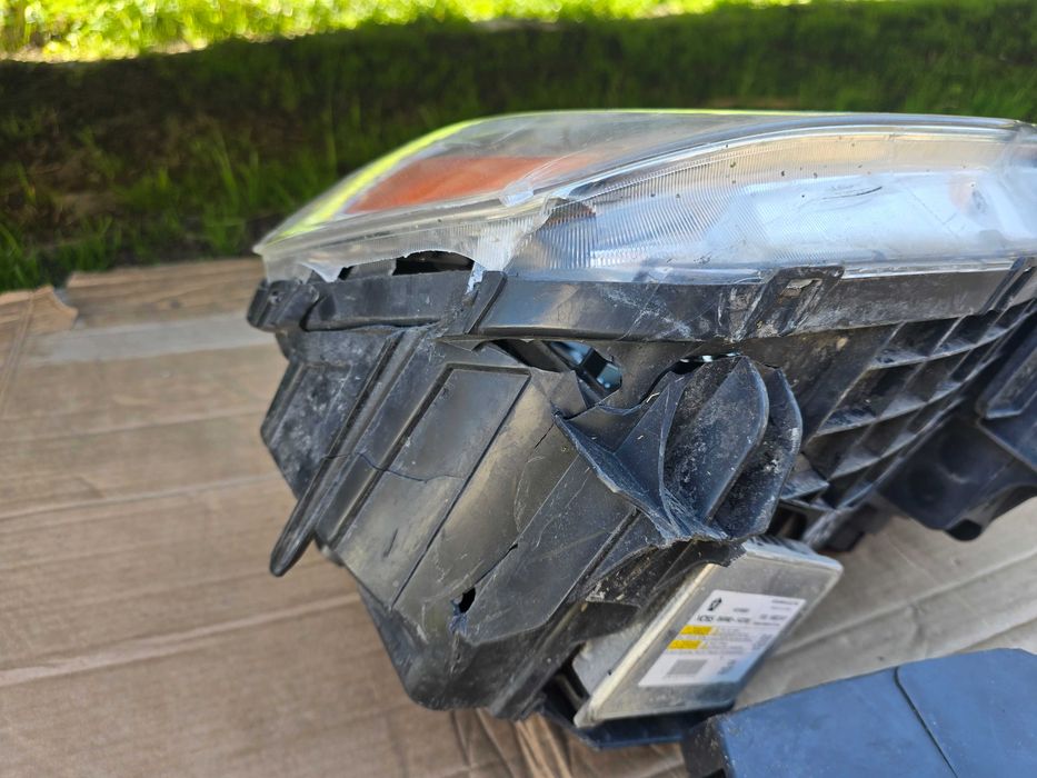 lampa przód Lancia Thema , Chrysler 300 II led