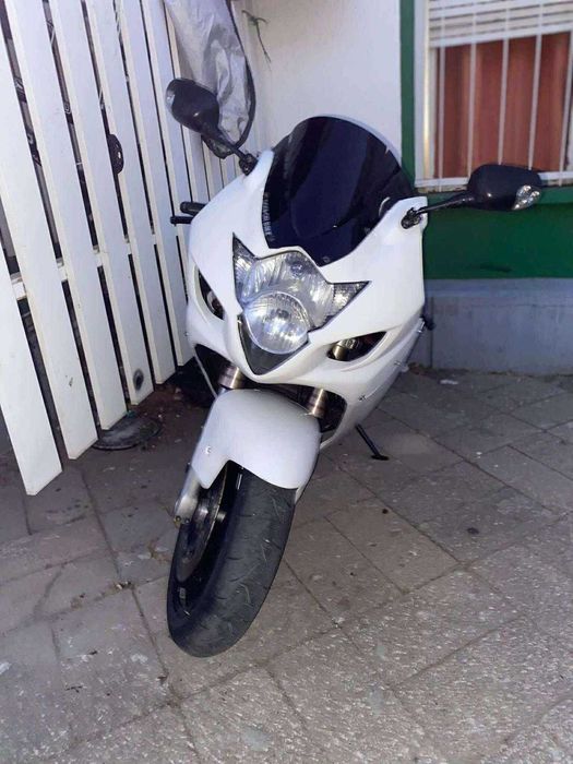 SUZUKI GXR1000 EXCELENTE OPORTUNIDADE
