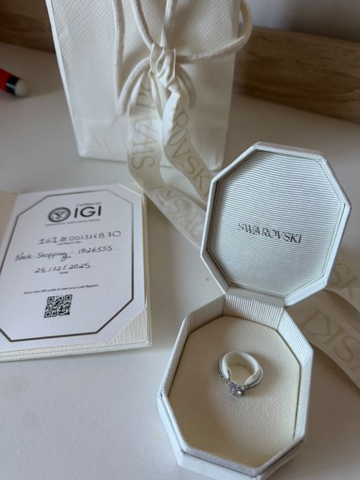 Anel Swarovski Created Diamonds - Novo