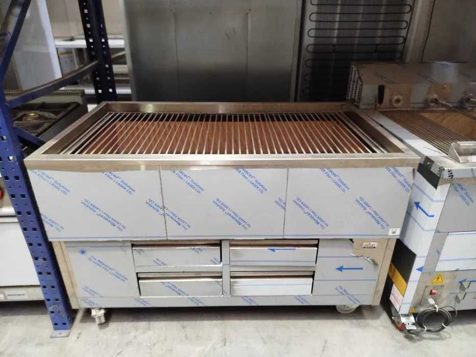 Churrasqueira a carvão em inox - NOVA