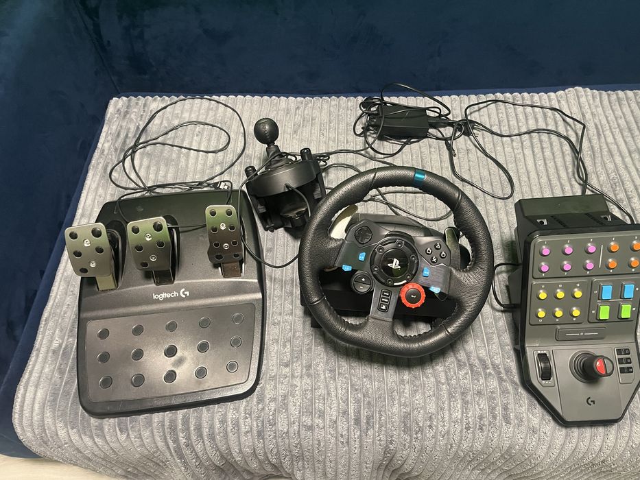 Kierownica logitech g29 plus shifter i boczny panel sterowania plus  stojak
