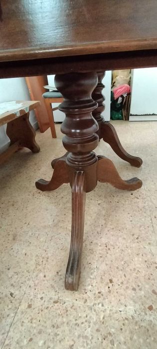 Antique table in good condition64563866208770122