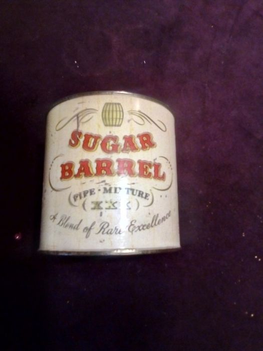 Lata vazia de tabaco para cachimbo