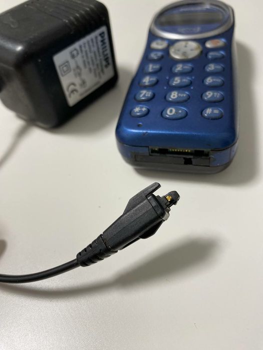 Кнопочный телефон ретро Philips savvy vogue