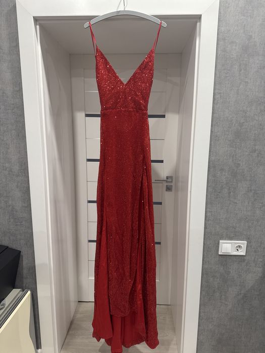 Красное платье в пайетках Catwalk Connection