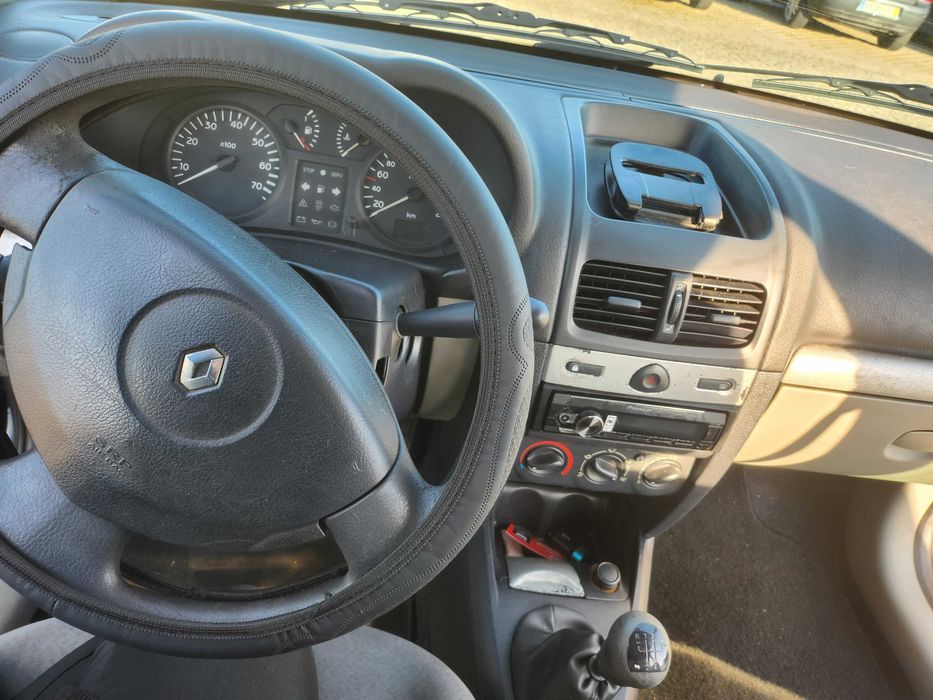 Vende-se Renault Clio II