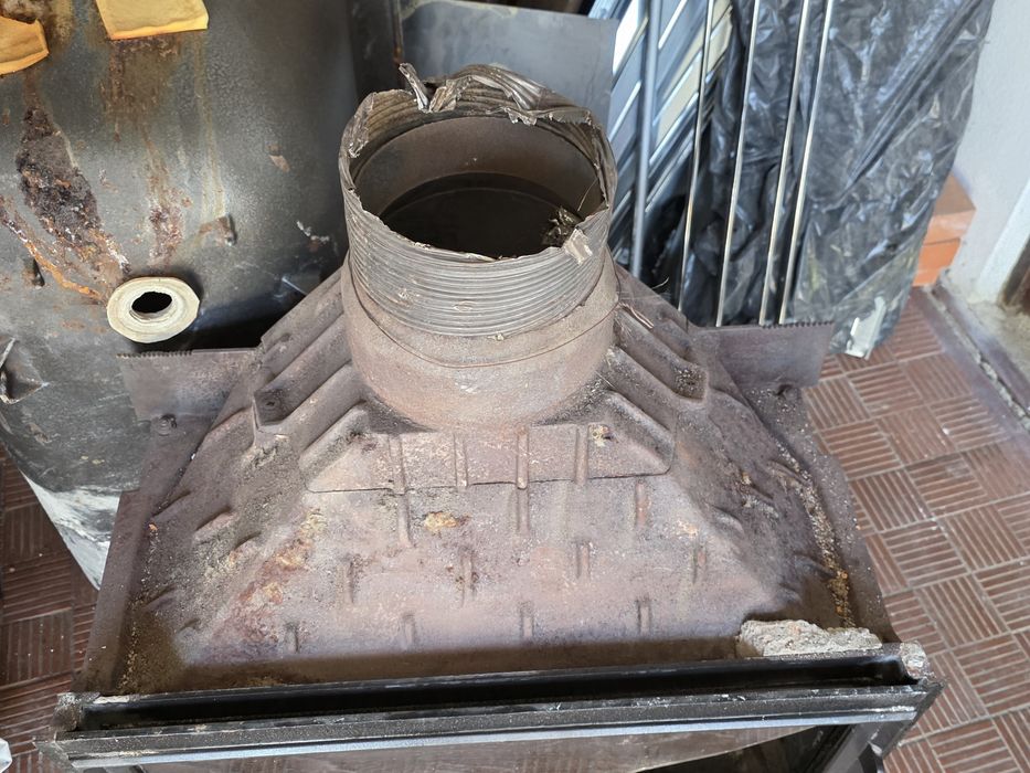 Recuperador/lareira ferro fundido 150€