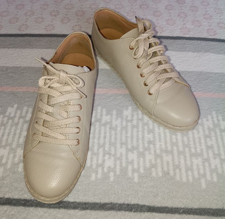 Damskie półbuty sneakersy skórzane skóra Lasocki 40 jak nowe