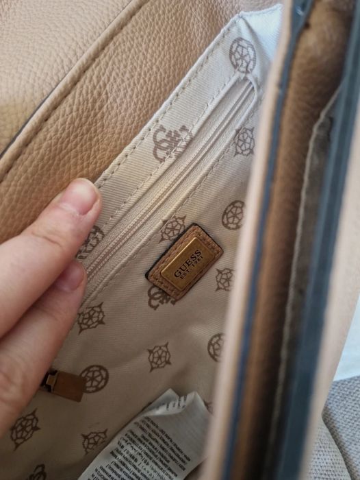 Torebka na ramię Guess