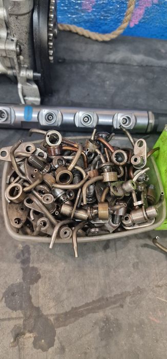 Впускні клапана bmw n52b25 b30 розбрка m57 n57 n42 n46 n43 n51 n53 n54 n55 головка розпредвал шатун поршень коленвал  гбц клапанна кришка е60 е70 е90