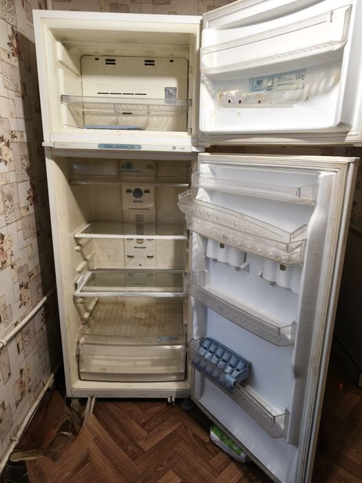 Двокамерний холодильник Whirlpool (No Frost)  Надійний та місткий
