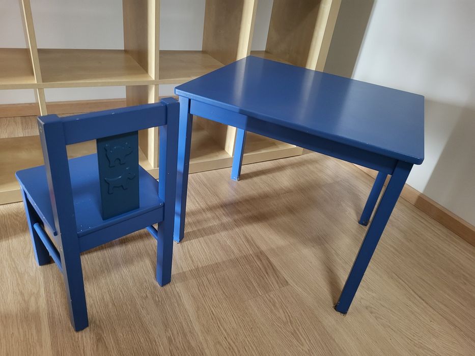 Drewniany stolik dziecięcy i krzesełko IKEA KRITTER, niebieski komplet