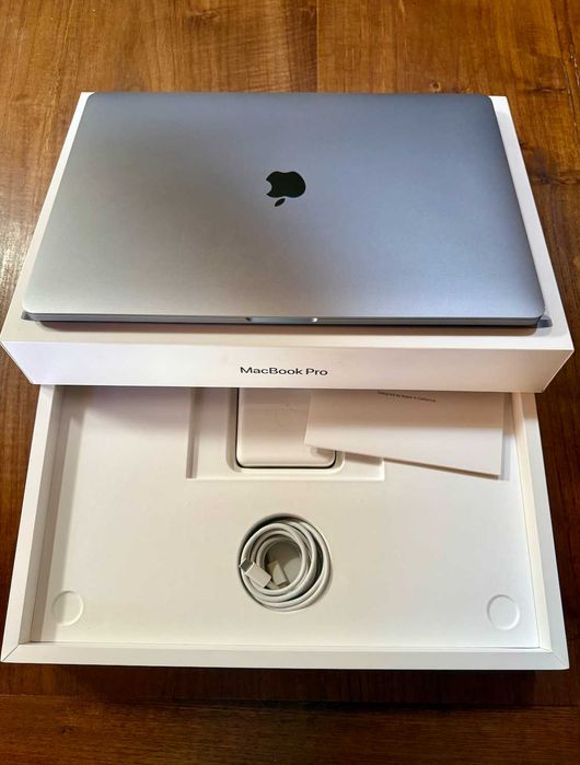 MacBook Pro 16" 2019 ( 2TB SSD / 32GB / i9 ) TOPO