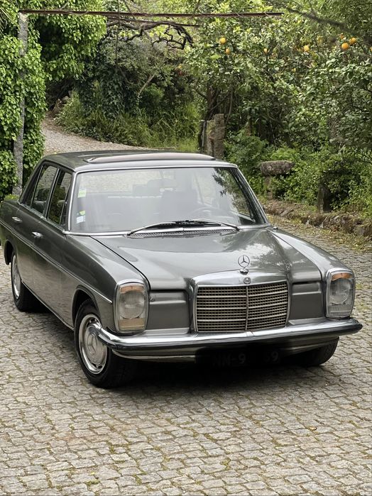 Mercedes Benz 220D (W115) - Negociável