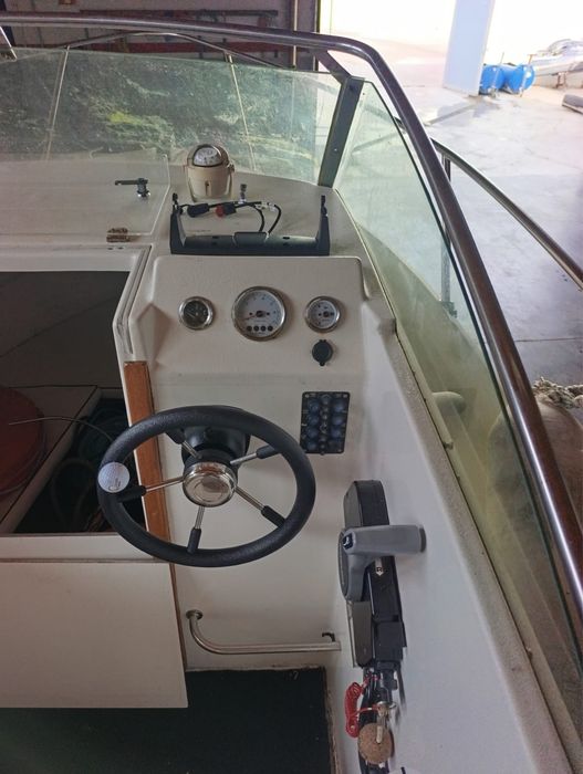 Ocqueteau 485 Semi-Cabinado