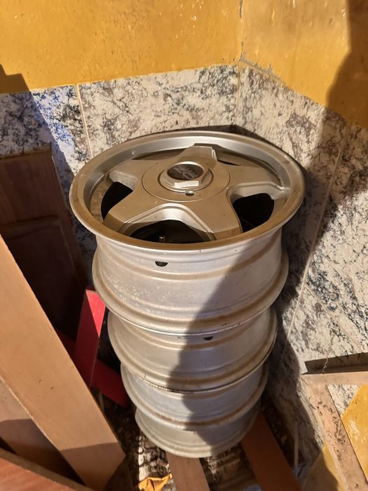 Jantes OZ Racing r14 5furos