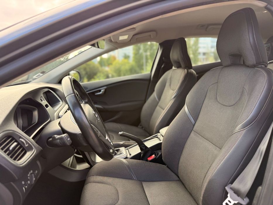 Volvo V40 2.0 D3 Momentum