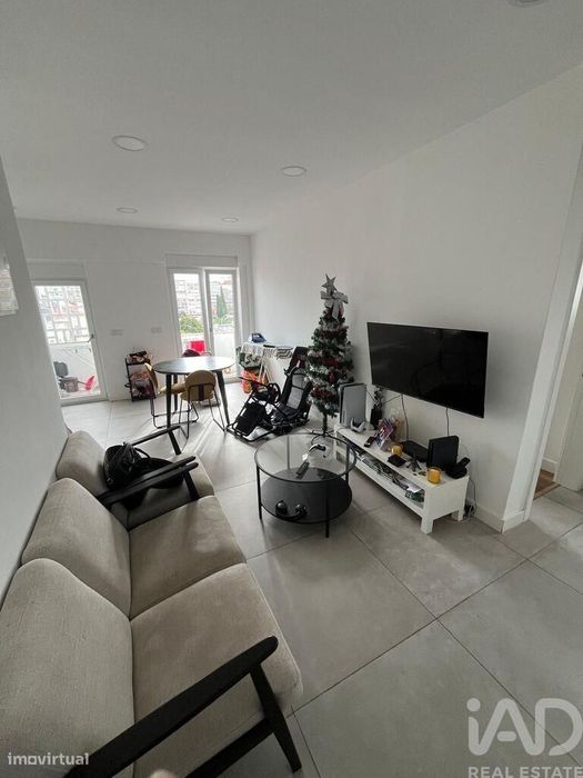Apartamento T2 em Benfica de 55 m2