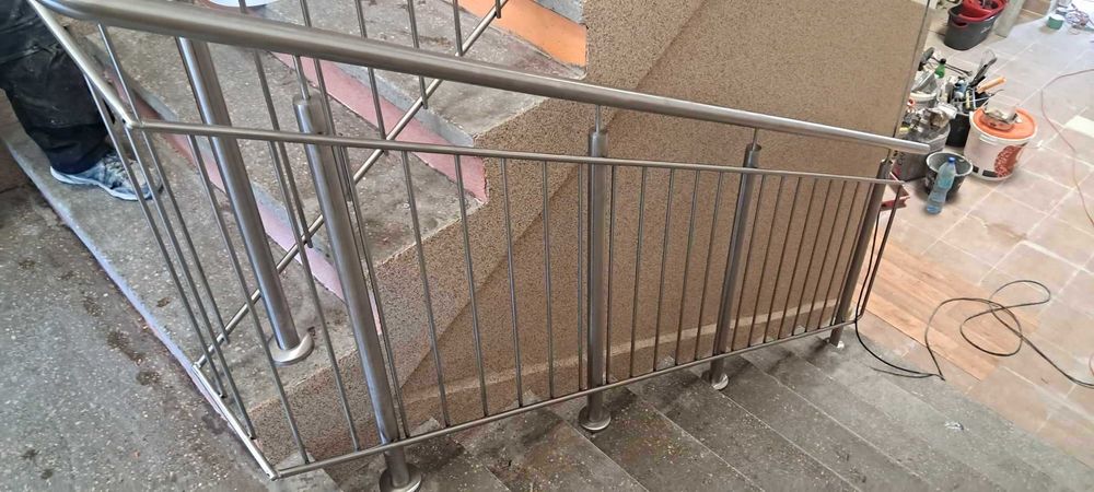 Balustrada nierdzewna balkonowa schodowa poręcze taras francuskie