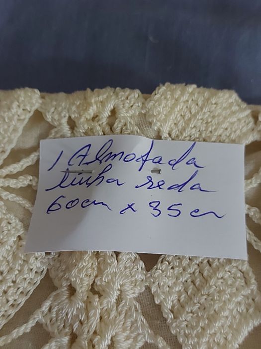 Almofada retangular croché linha de seda