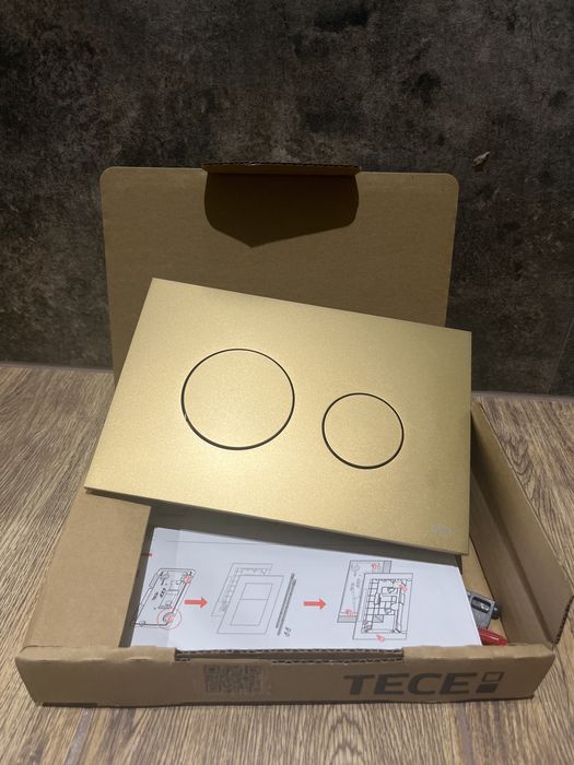 TECE przycisk splukujacy metaliczny mosiądz