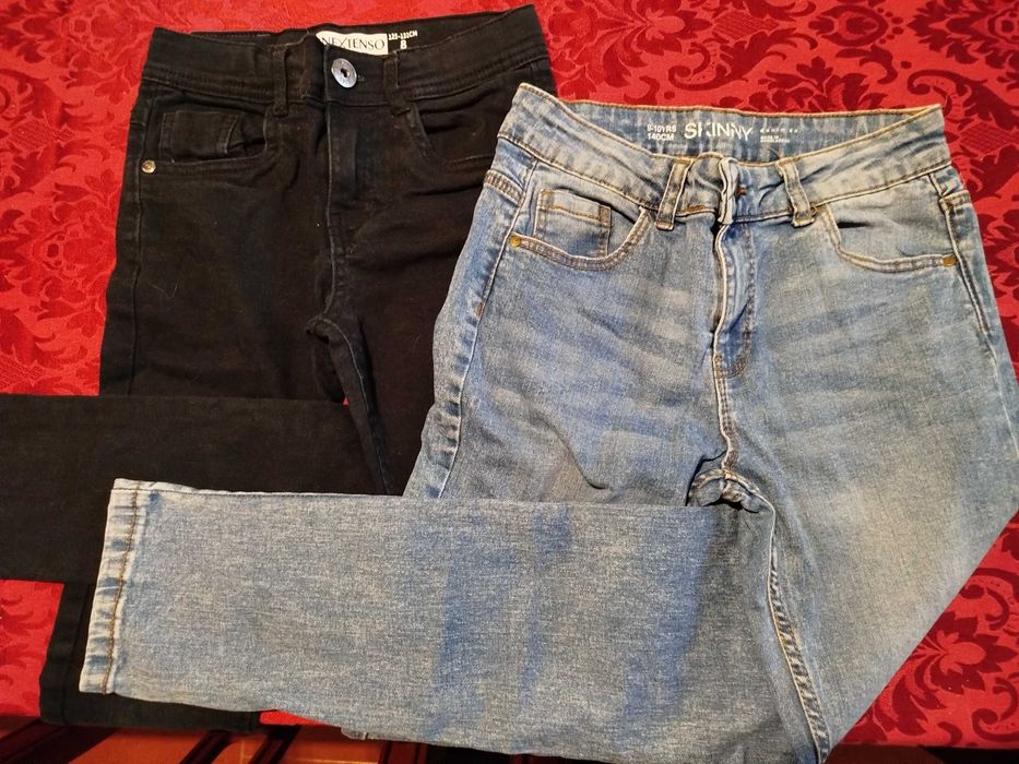 Roupa de menino em bom estado