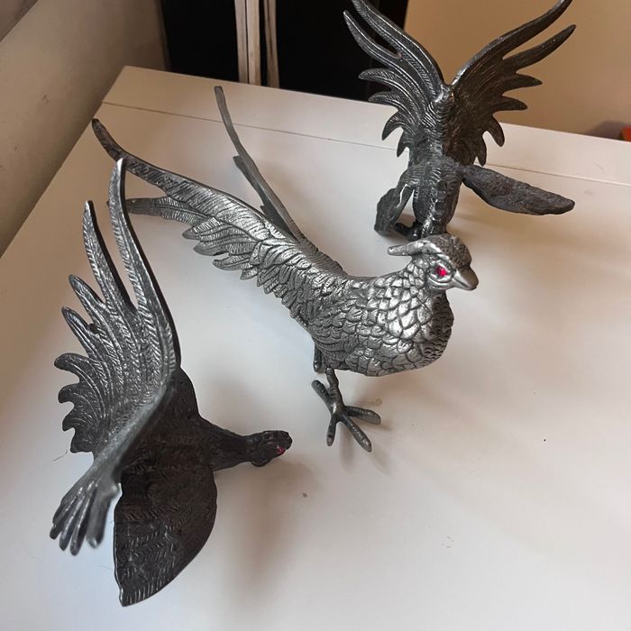 Conjunto de estatuetas vintage – 2 galos + faisão decorativo