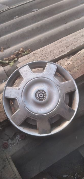 Колпак  шкода R14 ,и один R13