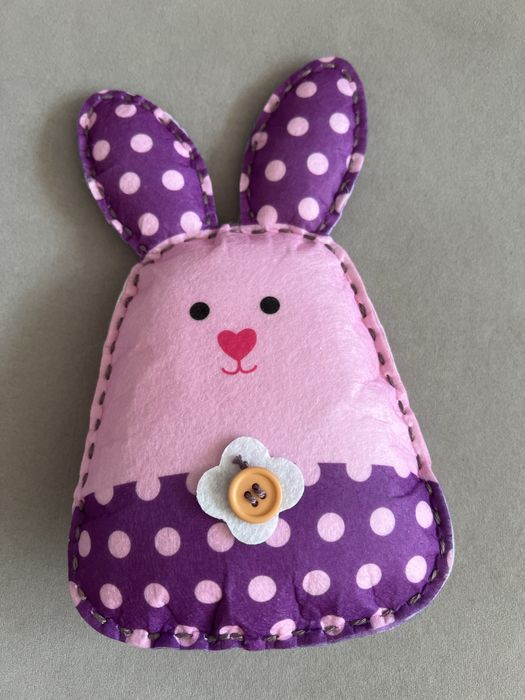 Boneco Coelhinho Artesanal – Feito à Mão e Super Fofo!