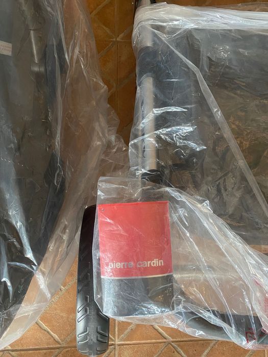 Carrinho de bebé Pierre Cardin