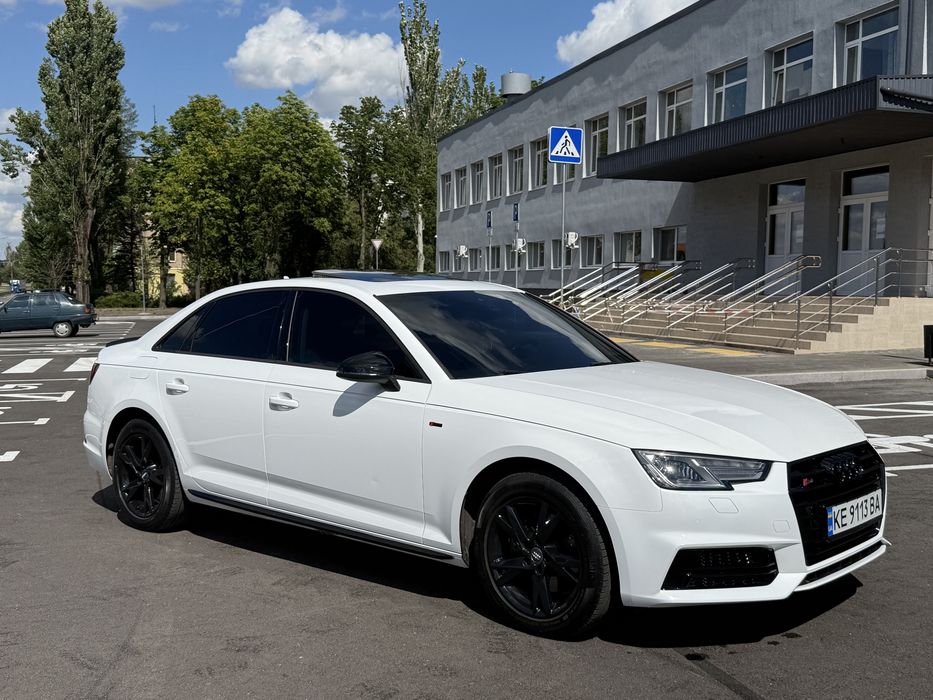 Audi a4 b9 2.0 s-line